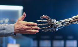 Beynimizi bile ele geçirdiler