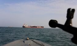 Sigorta primleri %300 oranında artarak Hürmüz'ü dünyanın en pahalı deniz yolu haline getirdi