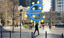 ECB, enflasyon riskine karşı sigorta amaçlı faiz artışına hazırlanıyor