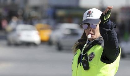 Muayenesiz ve sigortasız araçla yakalanan ehliyetsiz sürücüye 24 bin 182 lira para cezası