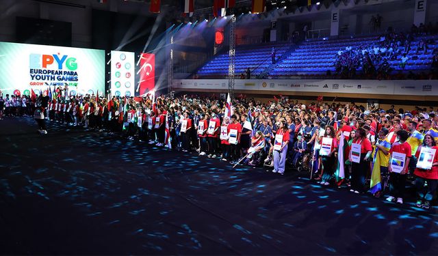 AXA Türkiye, “Engel Tanımam” dedi, gençlerin yanına koştu!
