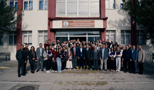 AXA Türkiye’den, üniversiteye bilgisayar laboratuvarı desteği!