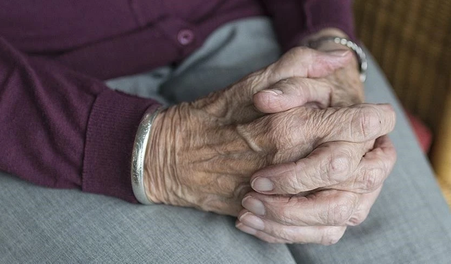 Yaşlılara ömürlük bakım müjdesi: Yeni sigorta sistemiyle her şey değişiyor