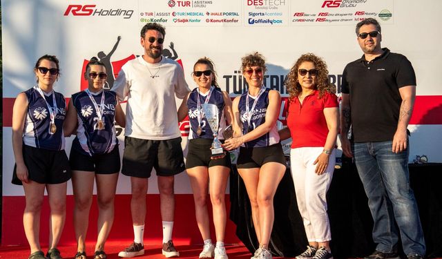 QNB Sigorta, Beach Volley MasteRS turnuvasını kupayla tamamladı