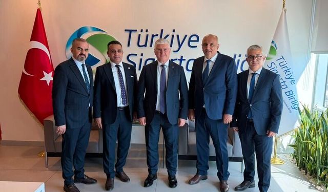ATO Heyeti, TSB Başkanı Ahmet Yaşar ile bir araya geldi