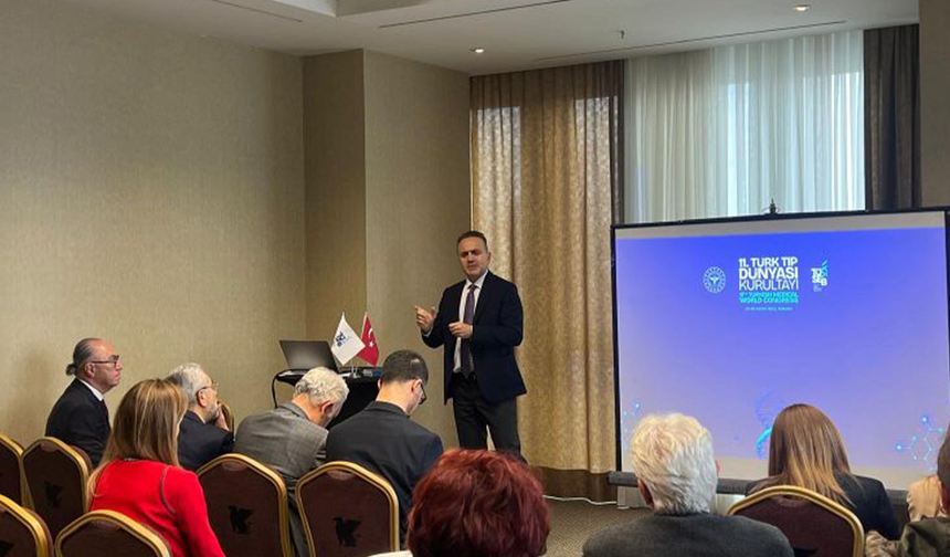 TSB Genel Sekreter Yardımcısı Şentürk, Türk Tıp Dünyası Kurultayı’nda konuştu