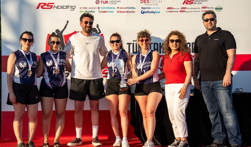 QNB Sigorta, Beach Volley MasteRS turnuvasını kupayla tamamladı